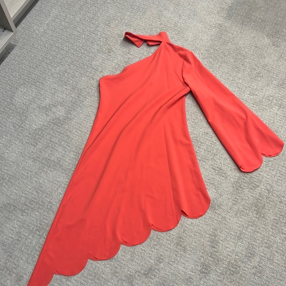 Woman’s dress - Picture 1 of 1